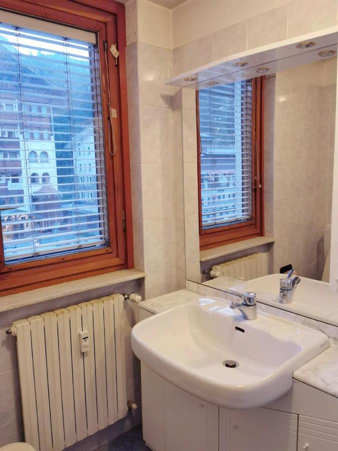 Homey Apartment In The Heart Of Cervinia ブレウイル・チェルヴィナイア エクステリア 写真